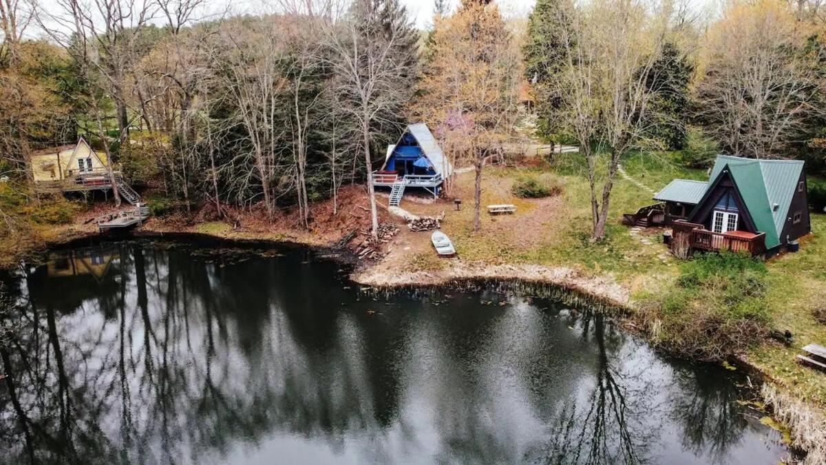 הוילה Rockbridge Whispering Waters, Hocking Hills, Hot Tub, Pond מראה חיצוני תמונה